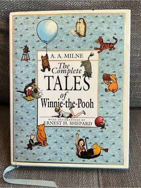 The Complete Tales of Winnie-The-Pooh - Hardcover By Milne, A. A. - VERY GOOD